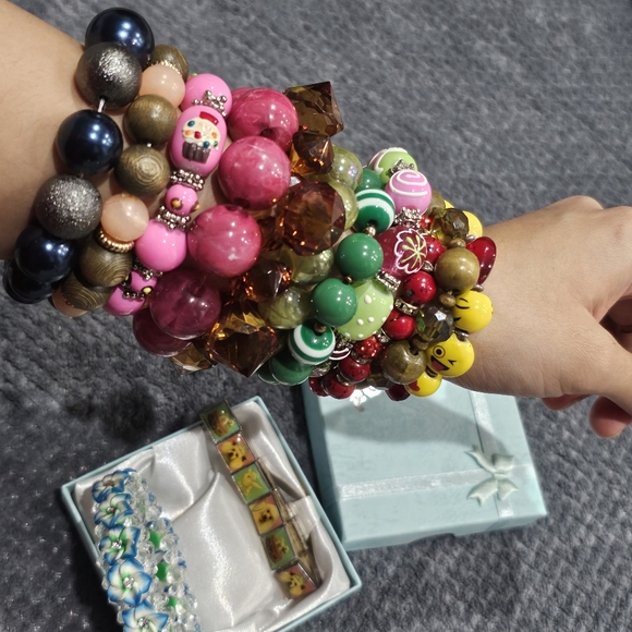 Rainbow Multi-colored Zipper Elastic Bracelet - Picture 4 of 4